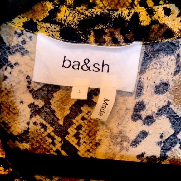 ba&sh size L Blouse color: Ochre. (Cheetah motif) - Picture 3 of 6